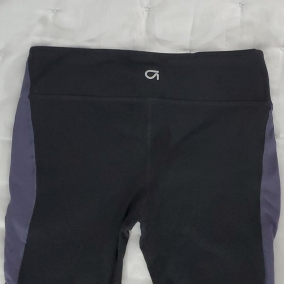 Gap Body Fit Cropped Workout Leggings- Small - Picture 6 of 11